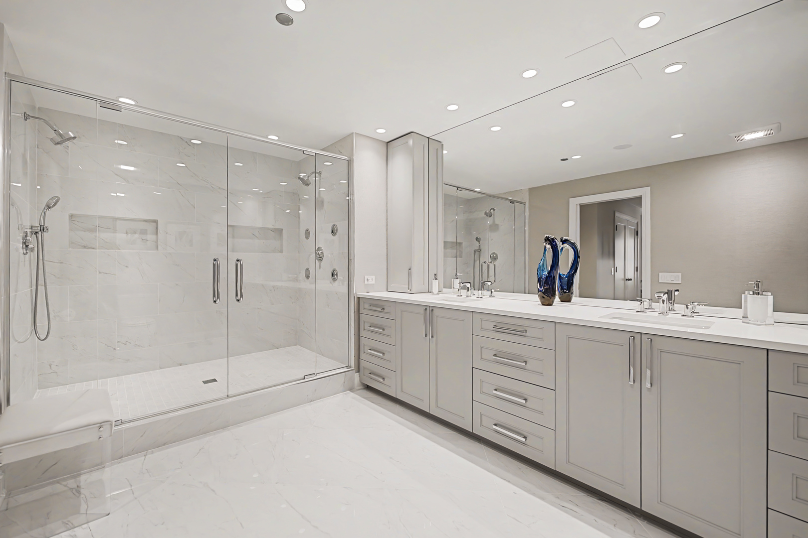 840 N Lake Shore Drive Unit: 302