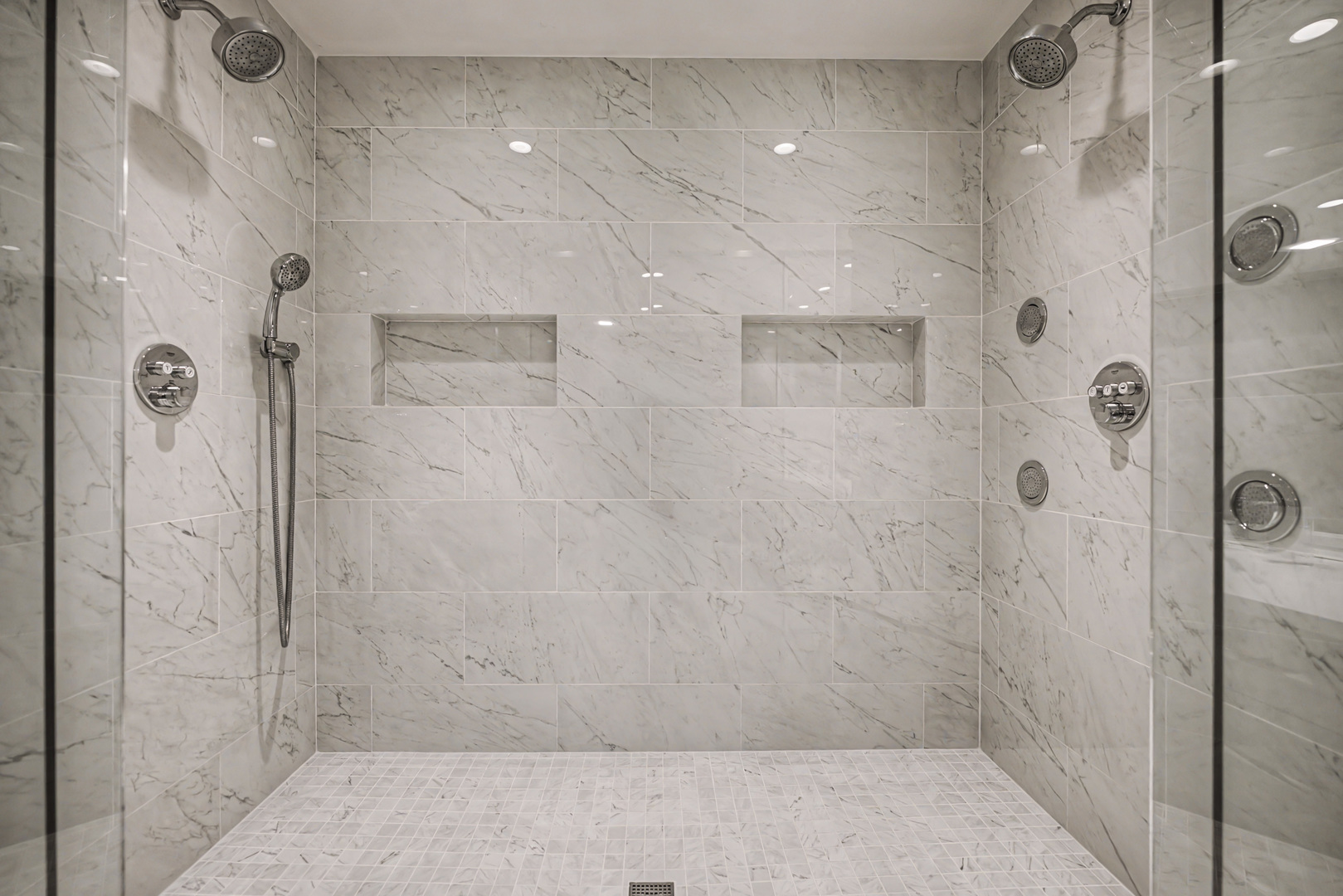 840 N Lake Shore Drive Unit: 302