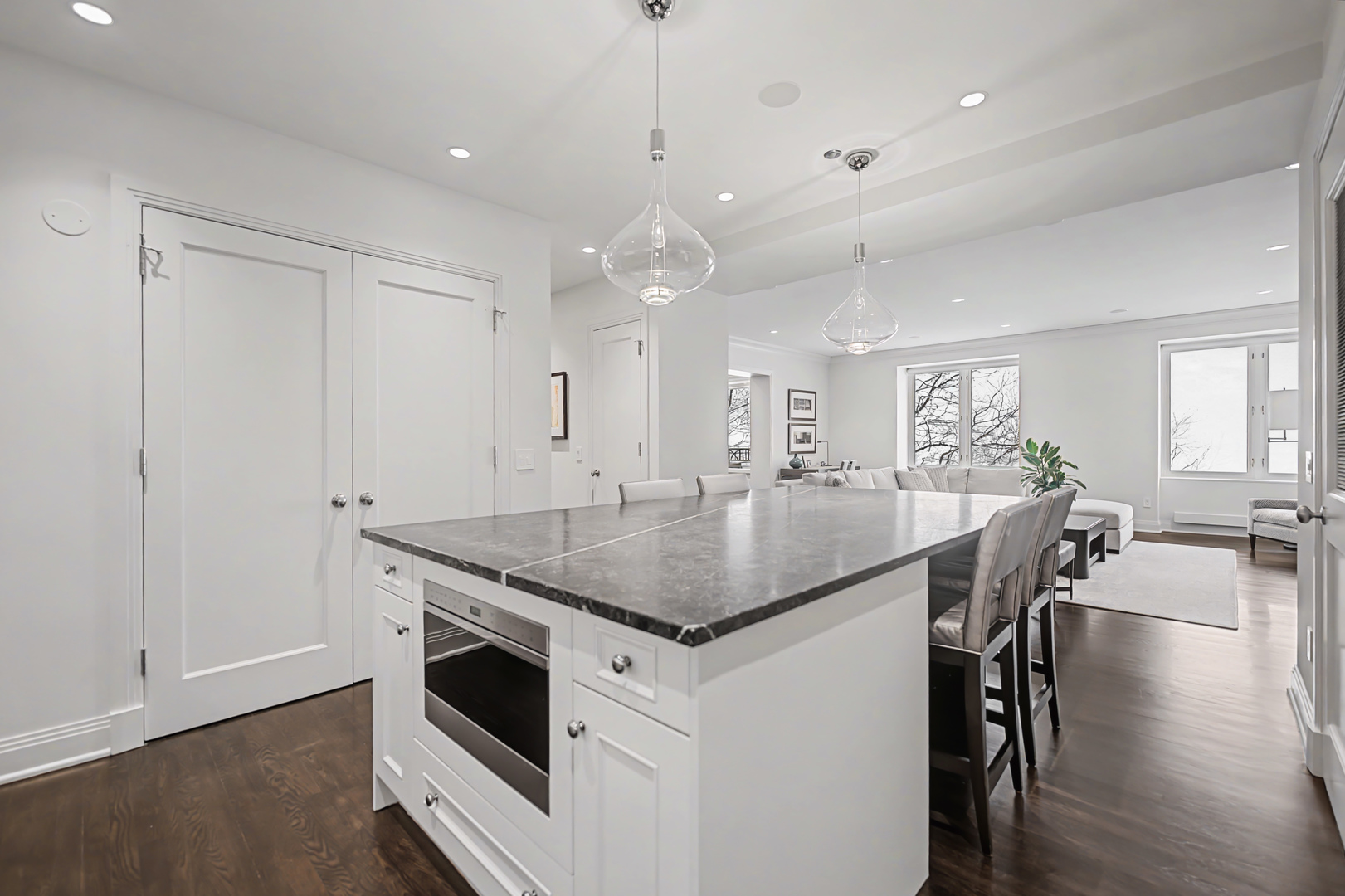 840 N Lake Shore Drive Unit: 302