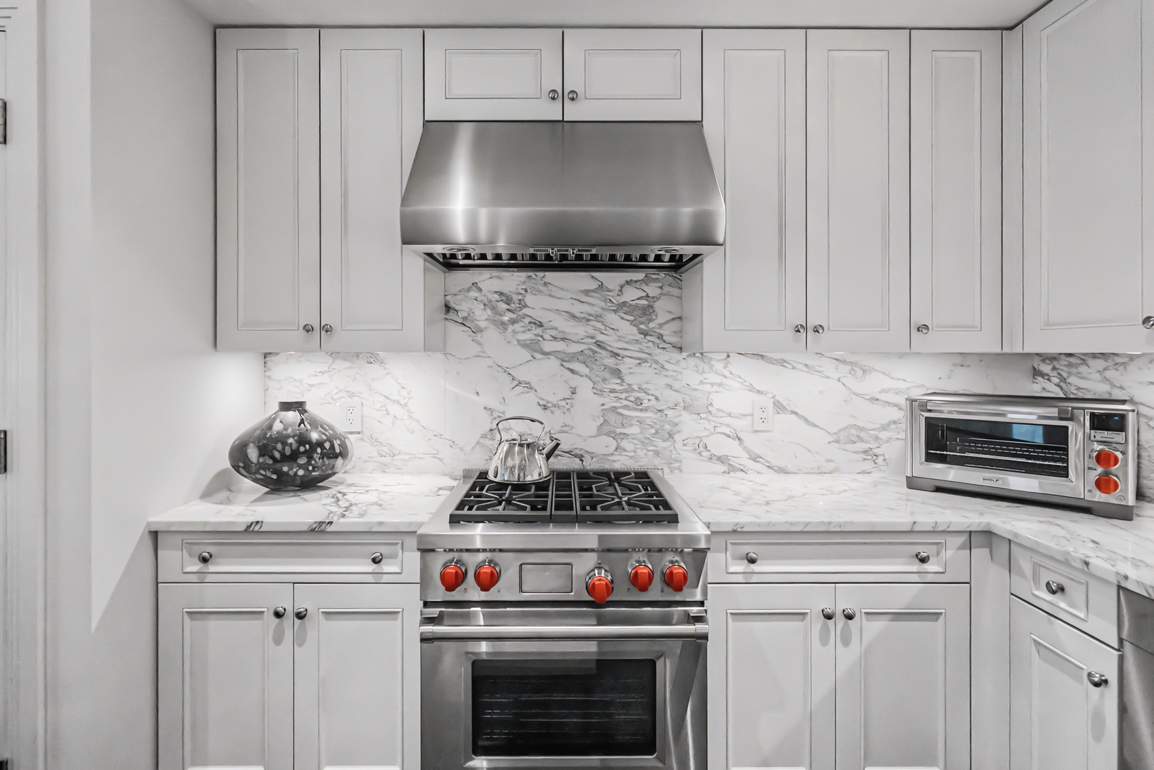 840 N Lake Shore Drive Unit: 302