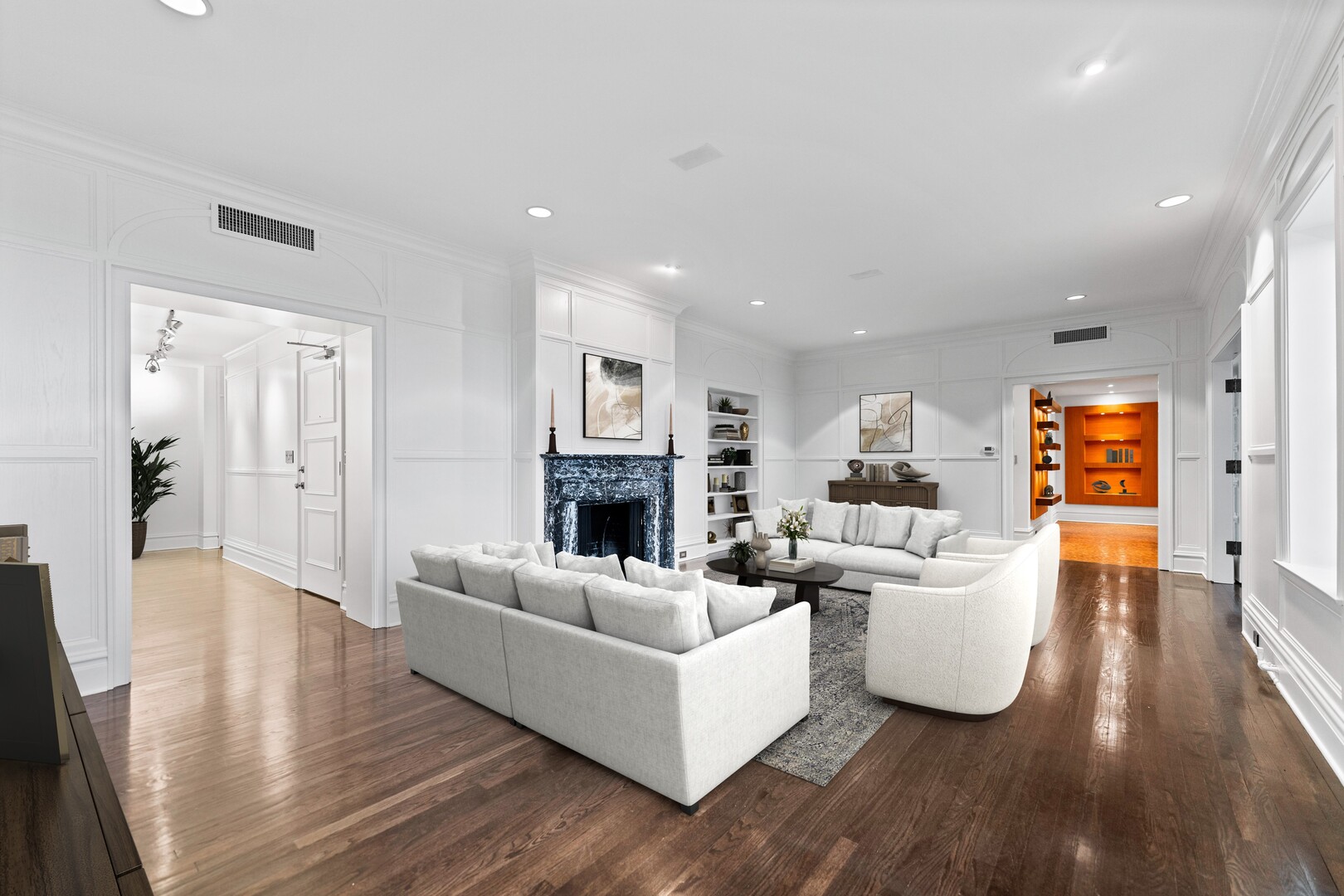2600 N Lakeview Avenue Unit: 9B