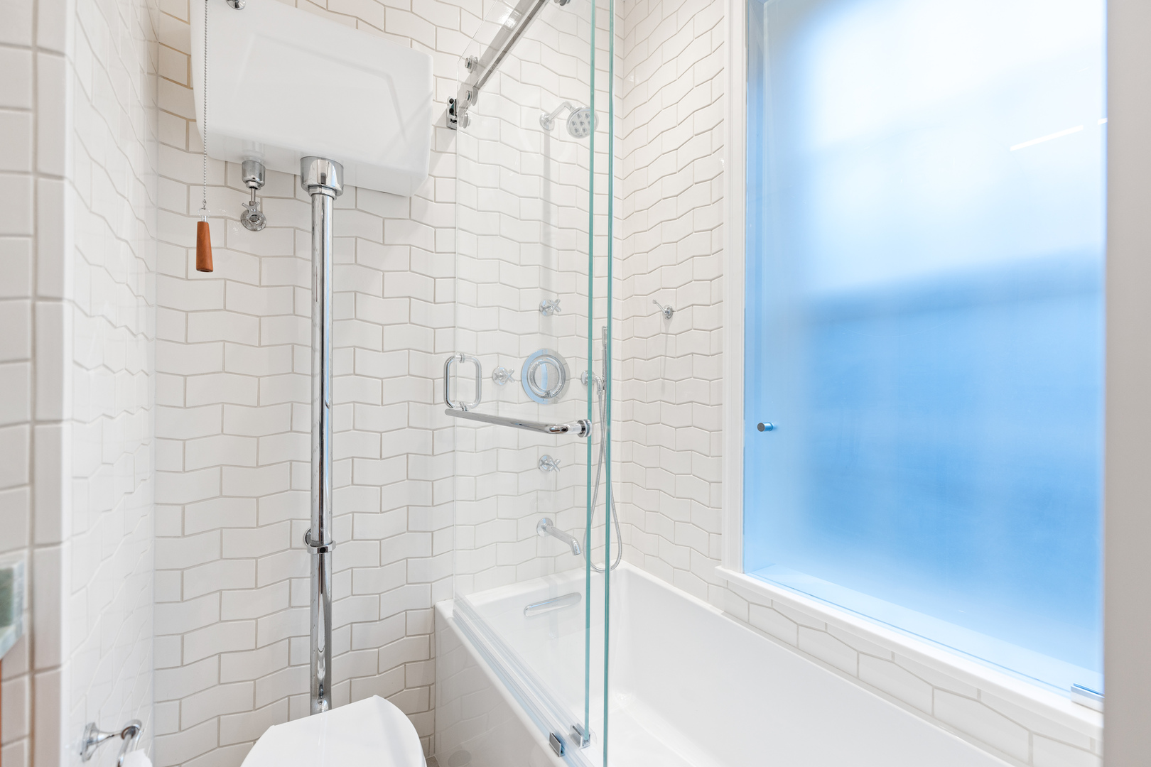 2600 N Lakeview Avenue Unit: 9B