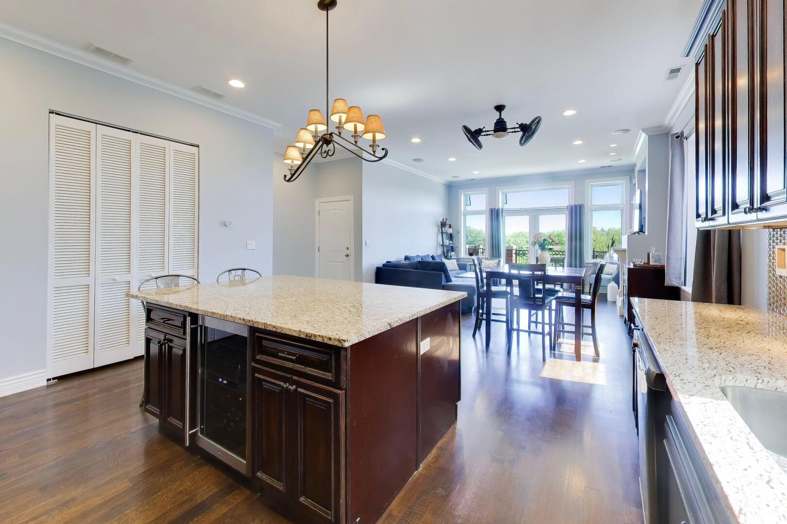 4156 N ELSTON Avenue Unit: 4S