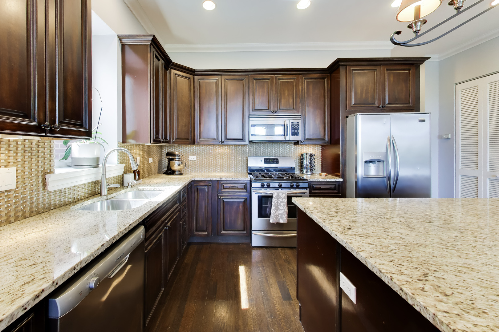 4156 N ELSTON Avenue Unit: 4S