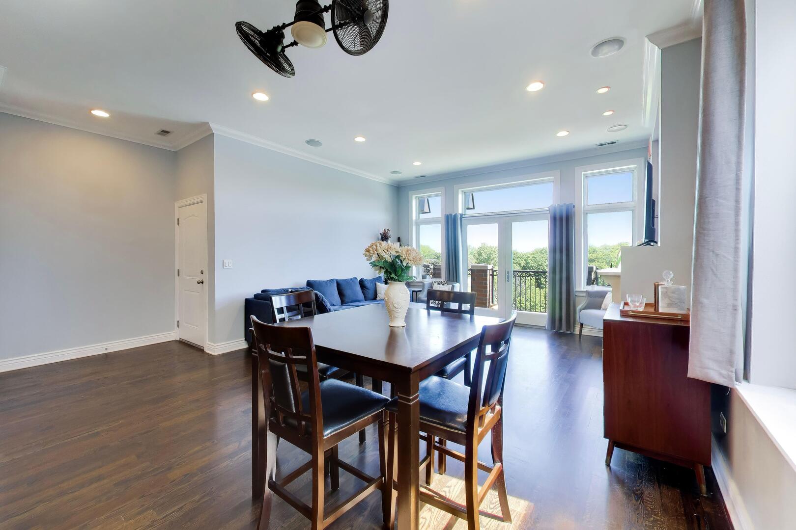 4156 N ELSTON Avenue Unit: 4S
