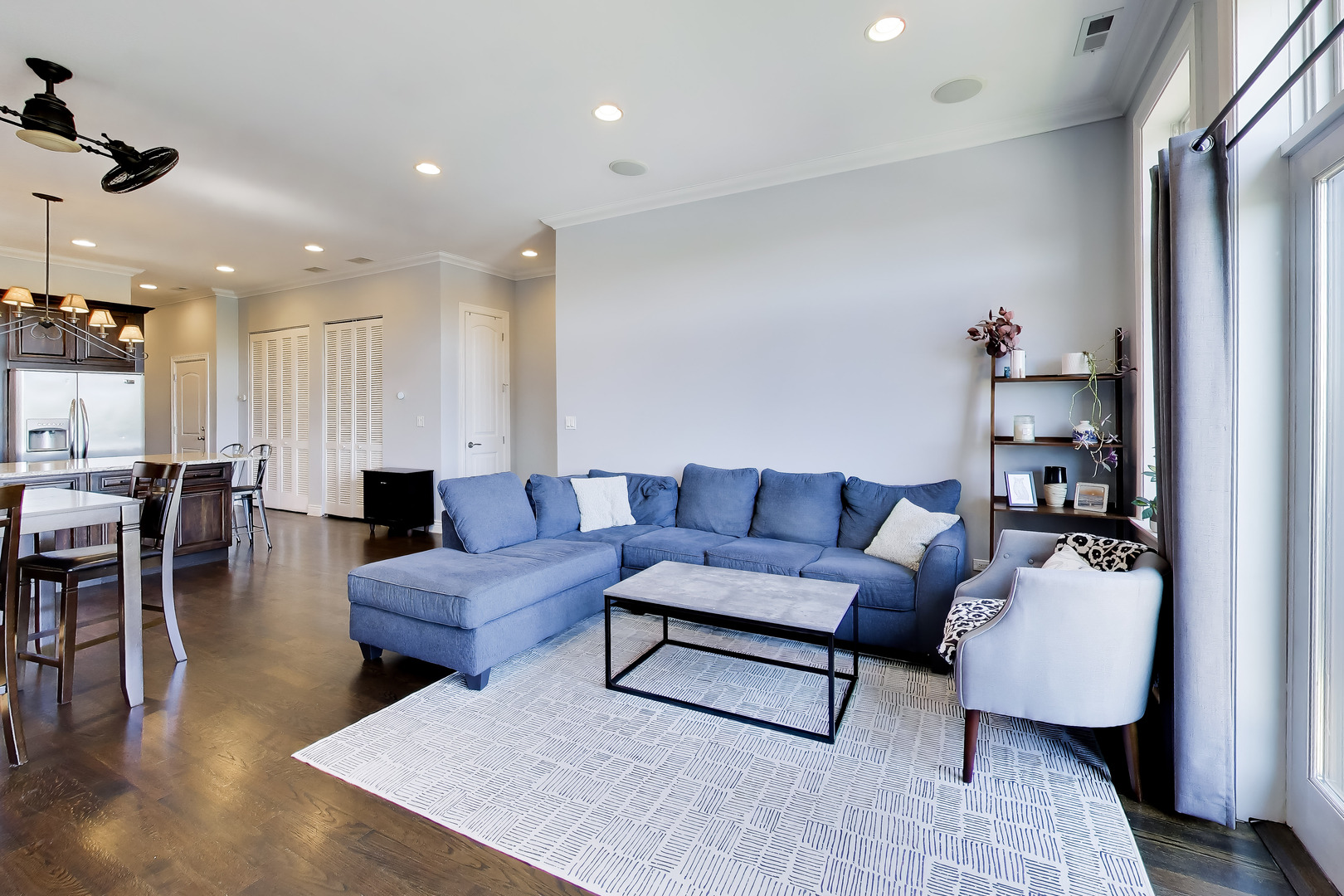 4156 N ELSTON Avenue Unit: 4S