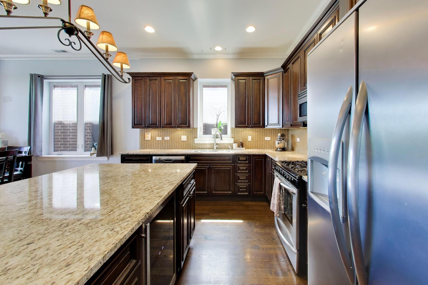 4156 N ELSTON Avenue Unit: 4S