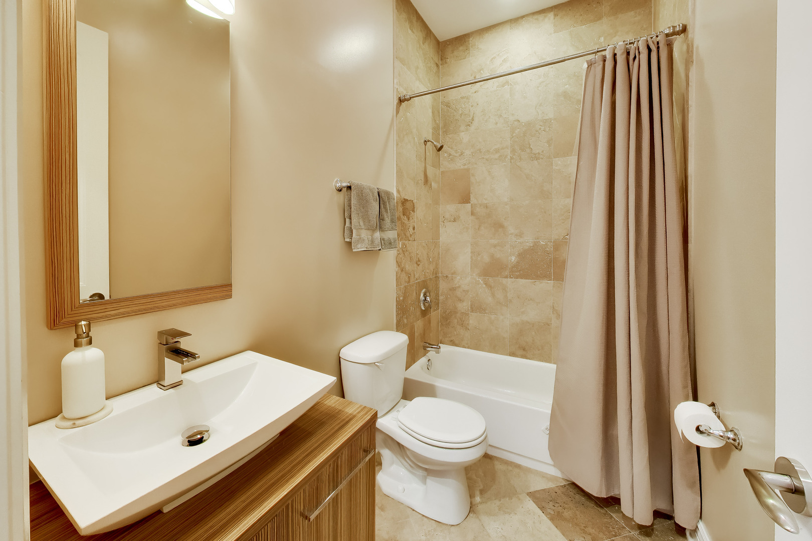 4156 N ELSTON Avenue Unit: 4S