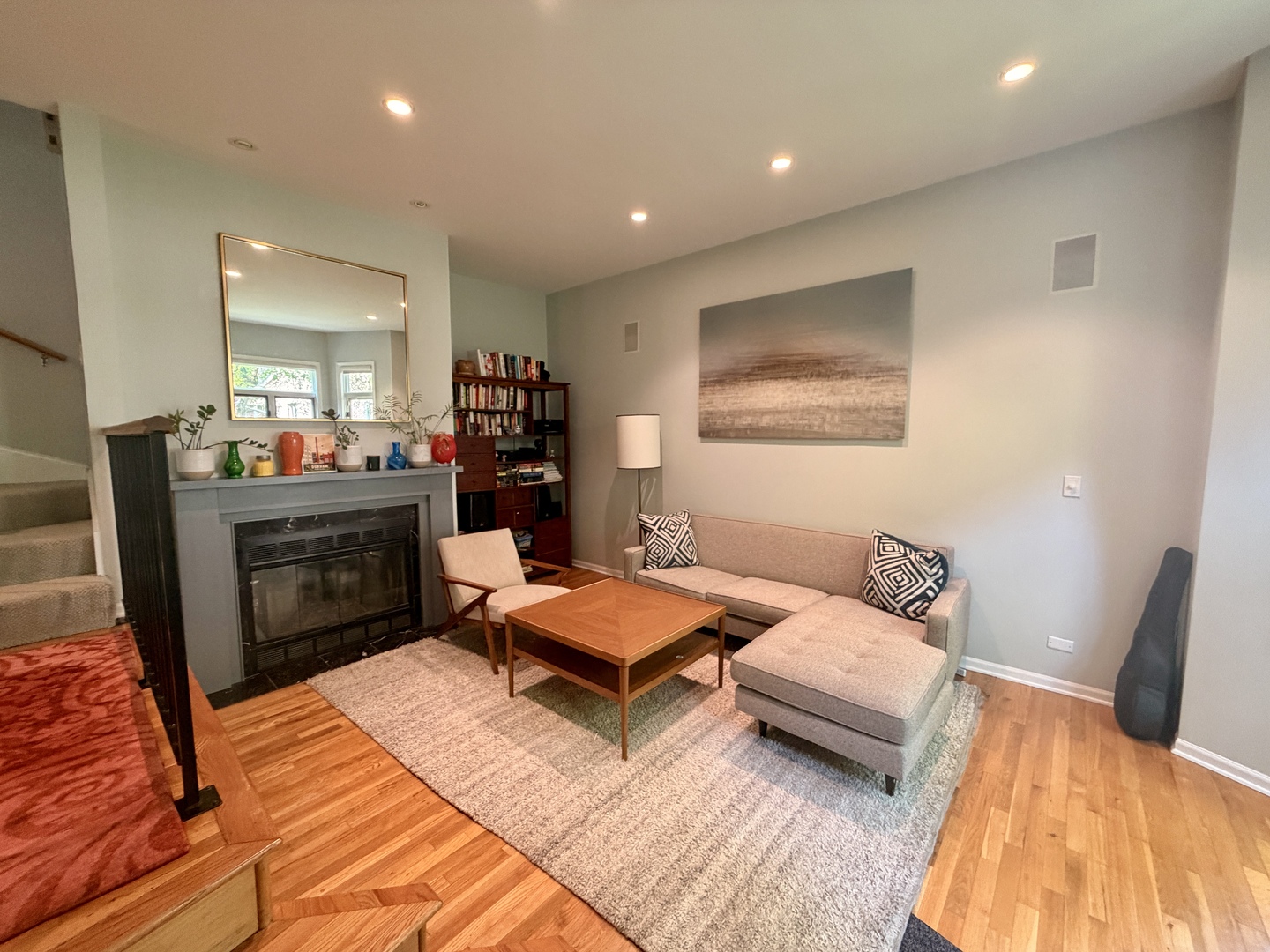 1241 W FLETCHER Street Unit: D