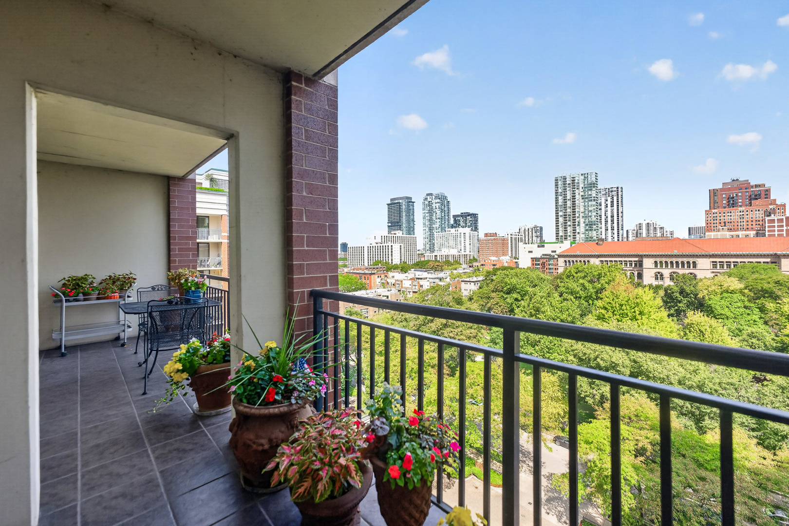 55 W Delaware Place Unit: 1007