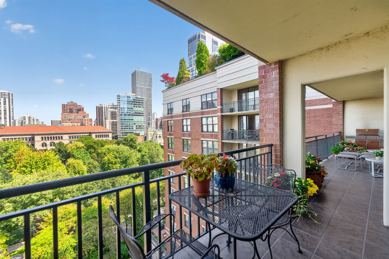 55 W Delaware Place Unit: 1007