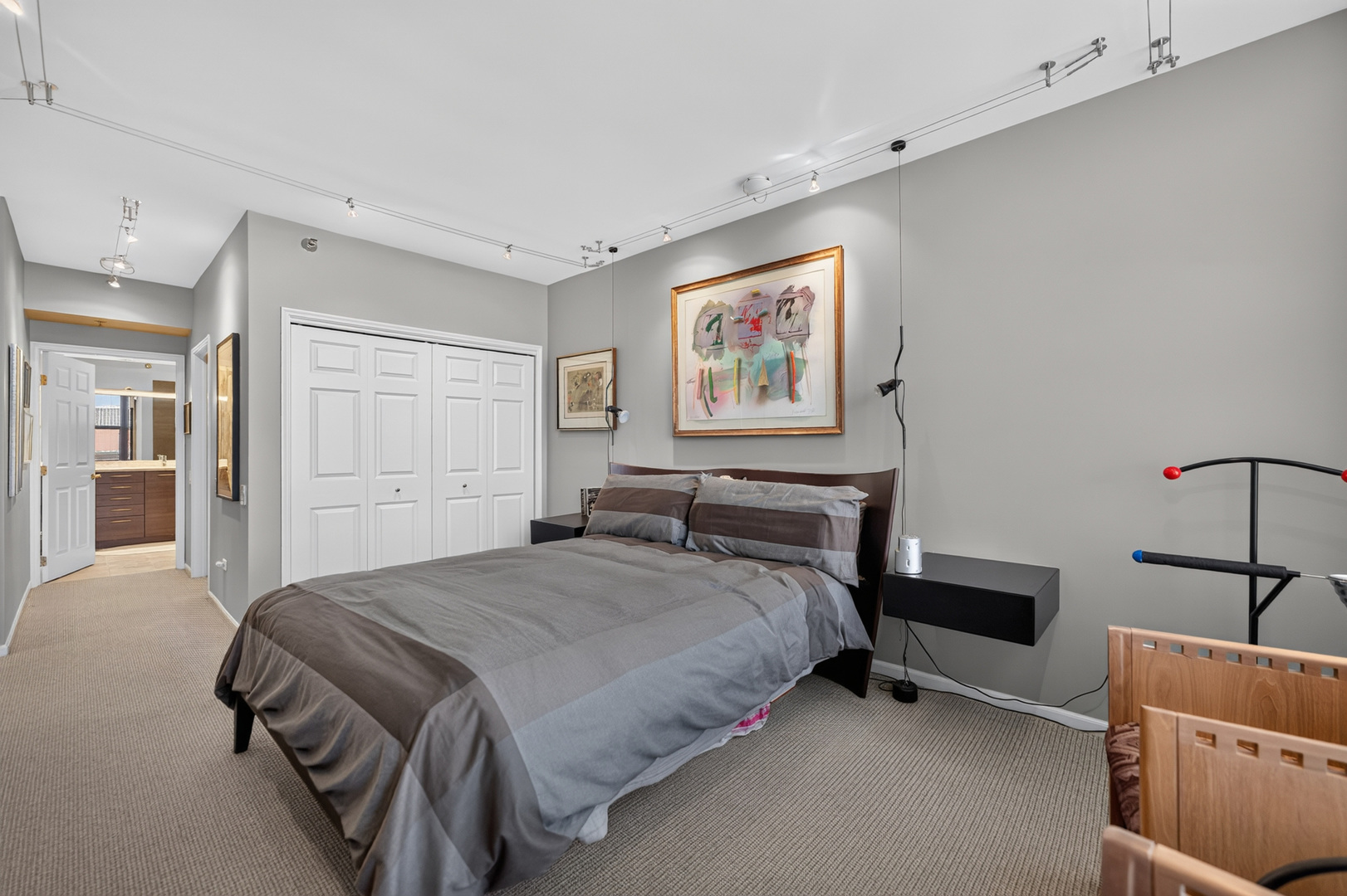 55 W Delaware Place Unit: 1007