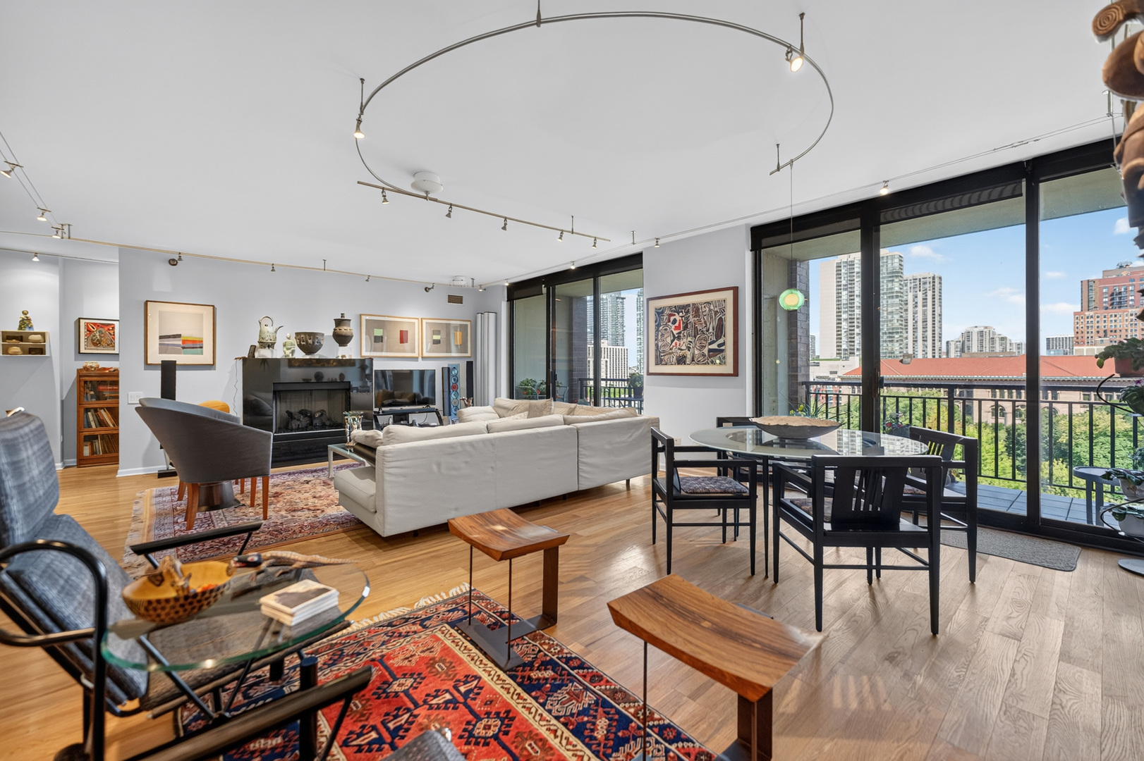 55 W Delaware Place Unit: 1007