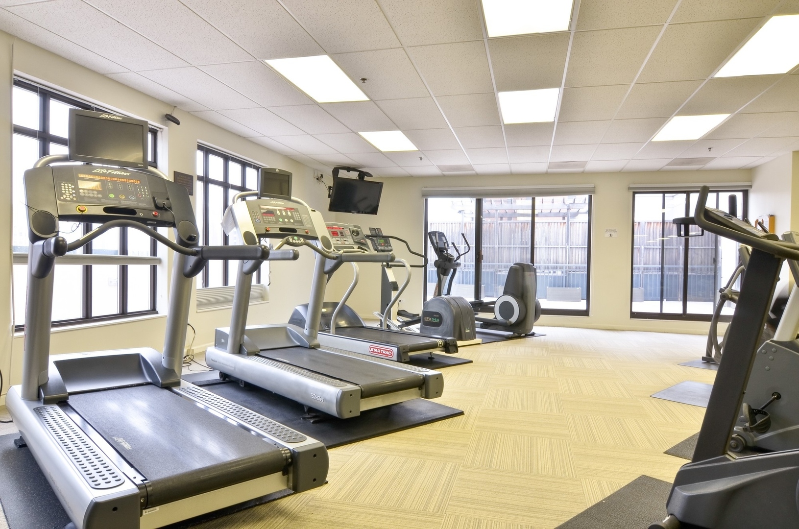 55 W Delaware Place Unit: 1007