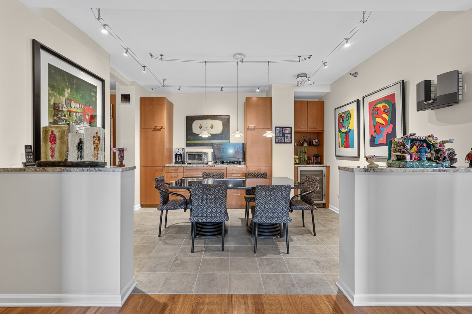 55 W Delaware Place Unit: 1007