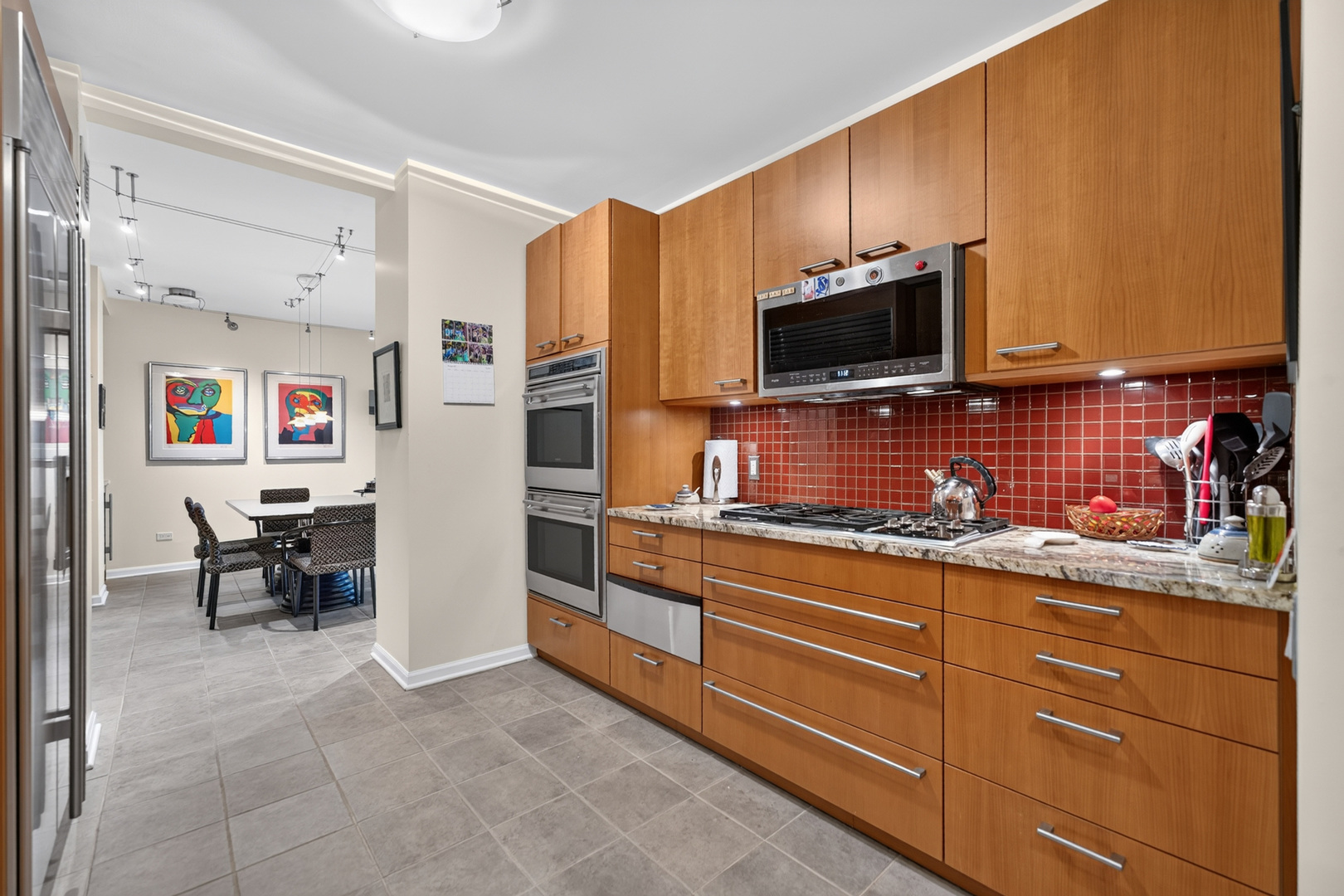 55 W Delaware Place Unit: 1007
