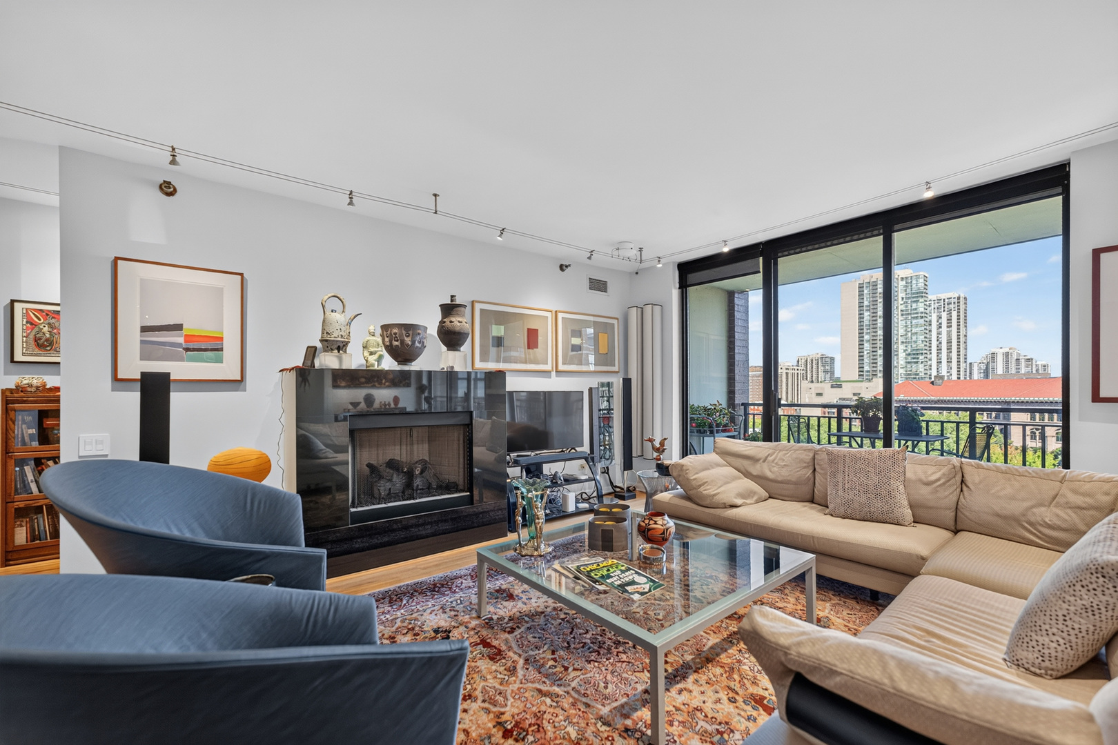 55 W Delaware Place Unit: 1007