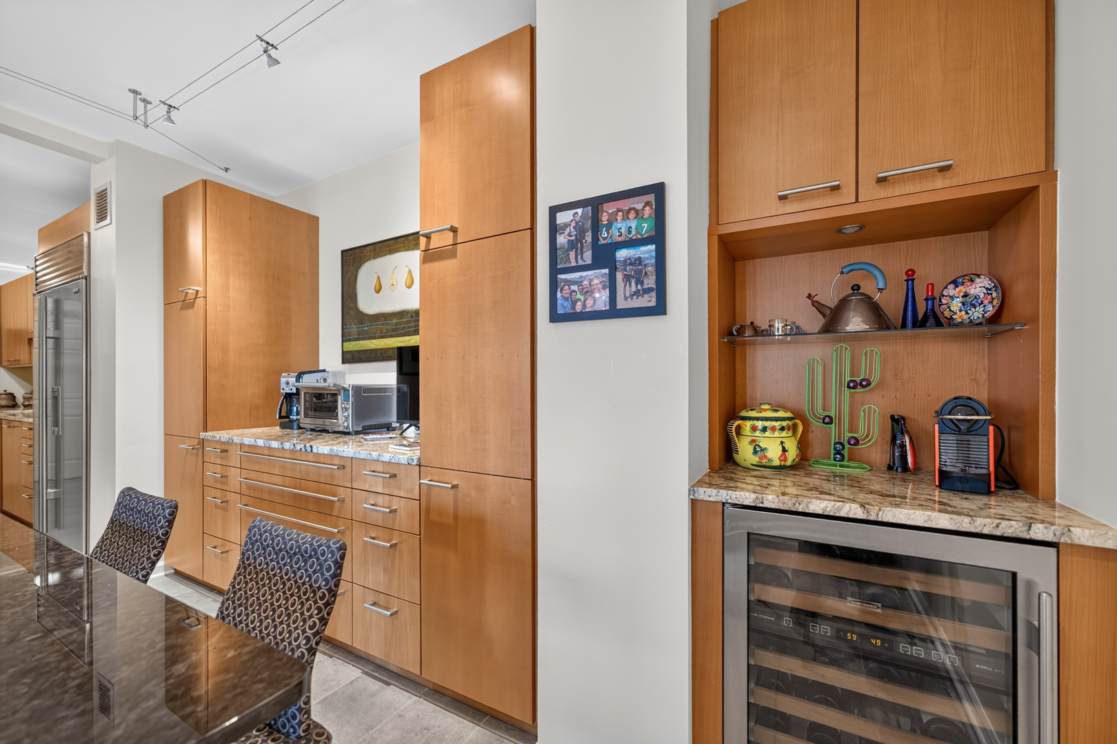 55 W Delaware Place Unit: 1007