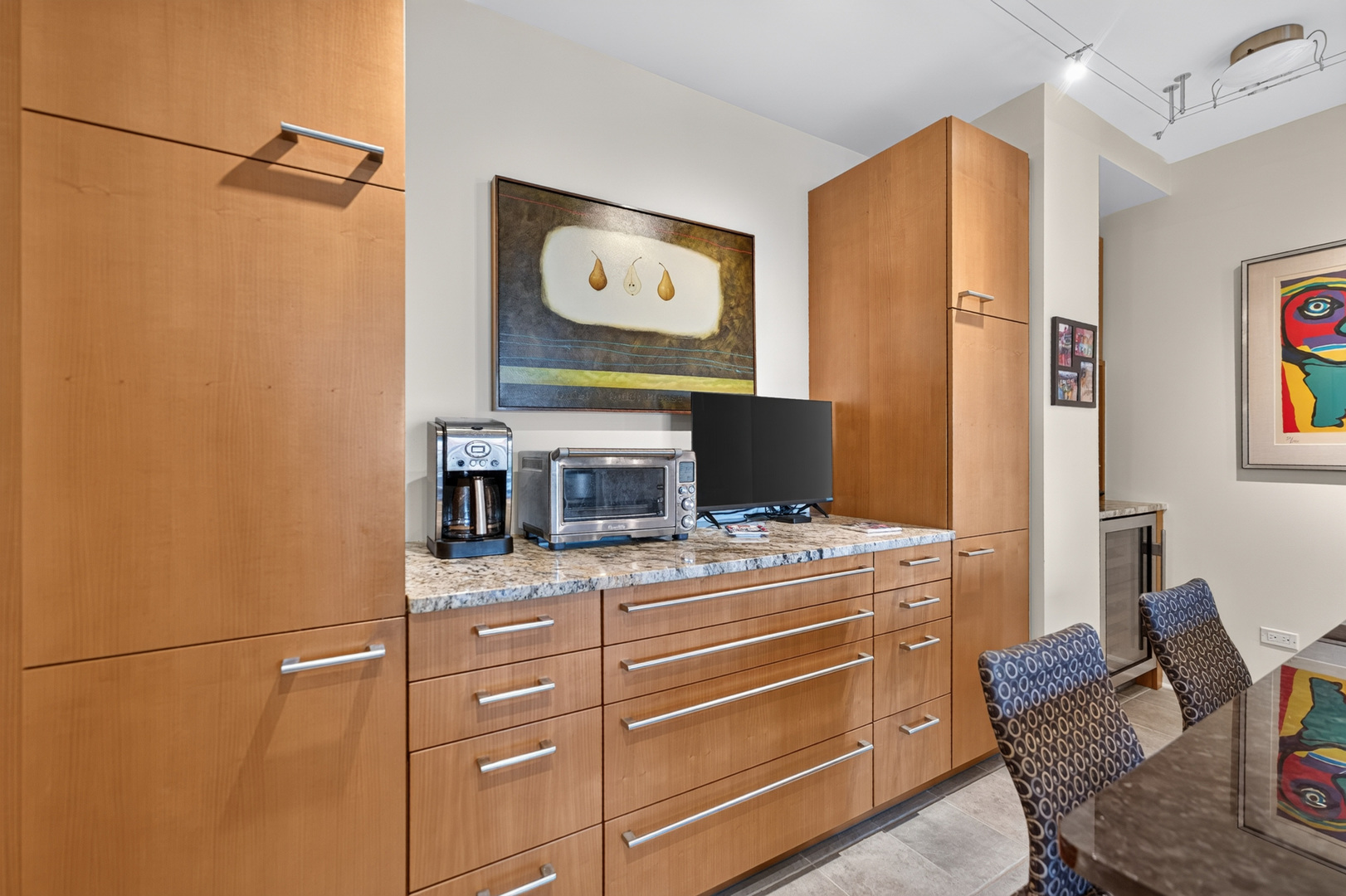 55 W Delaware Place Unit: 1007
