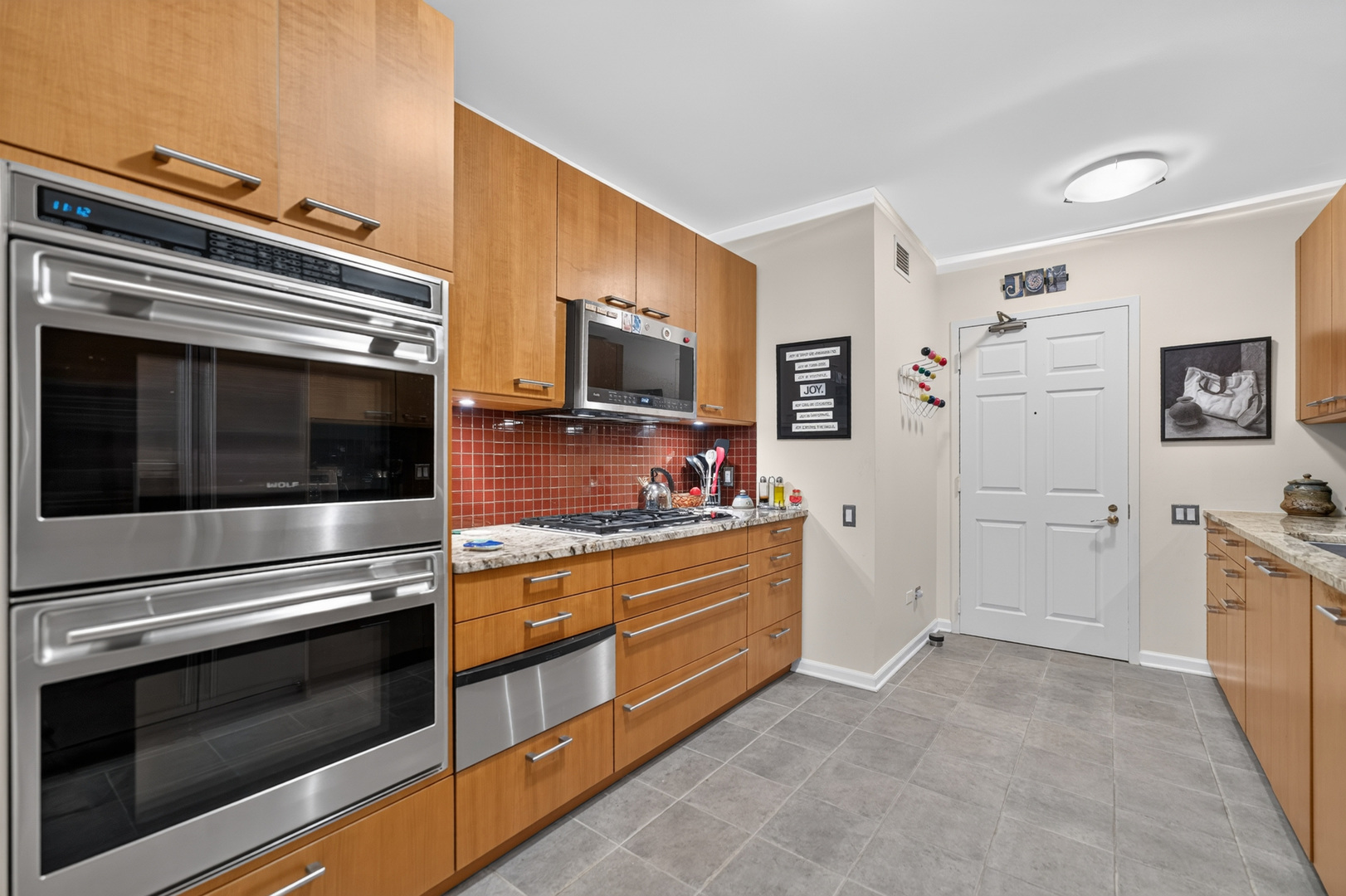 55 W Delaware Place Unit: 1007