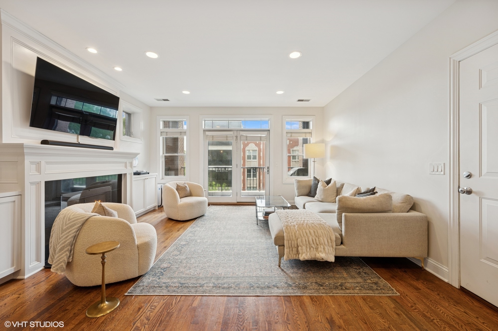 3543 N Southport Avenue Unit: 3S
