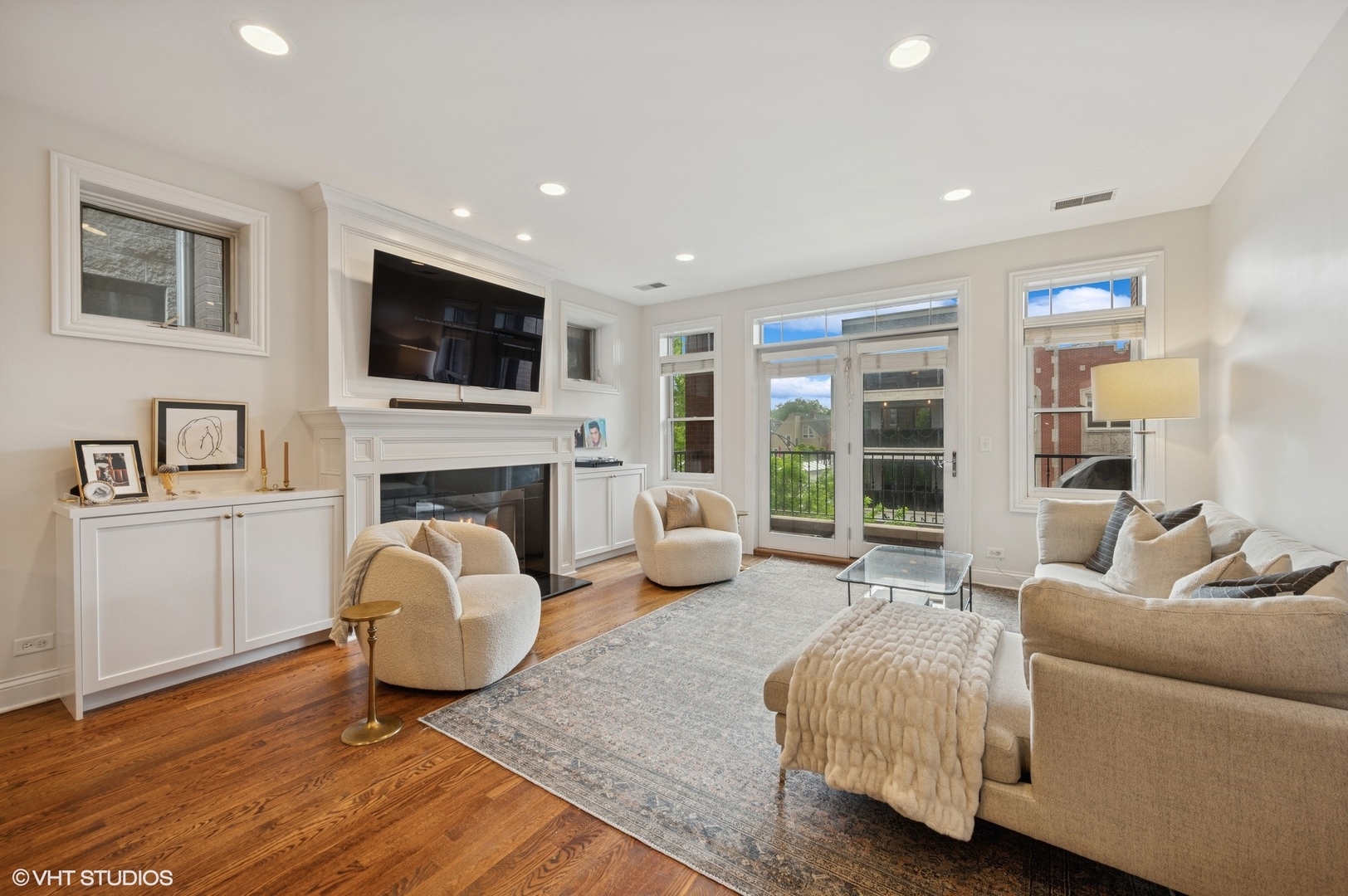3543 N Southport Avenue Unit: 3S
