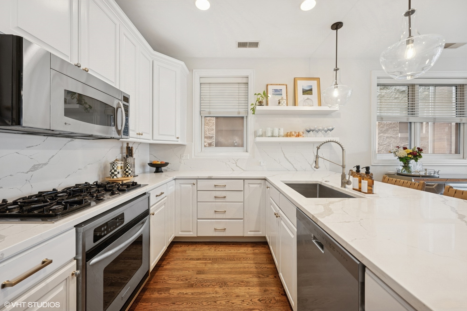 3543 N Southport Avenue Unit: 3S