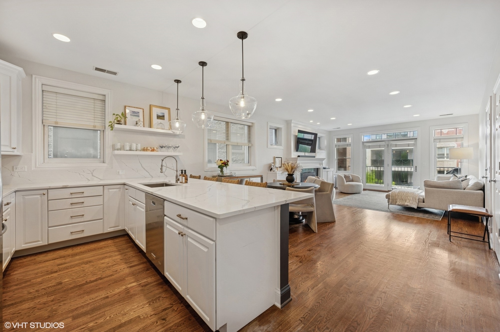 3543 N Southport Avenue Unit: 3S