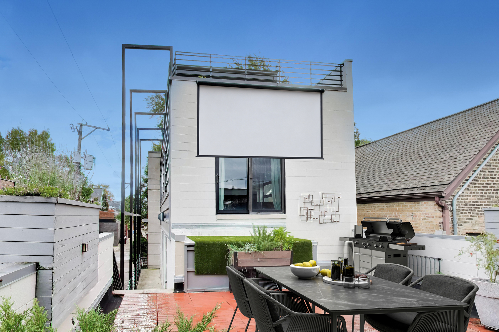 2112 W Dickens Avenue