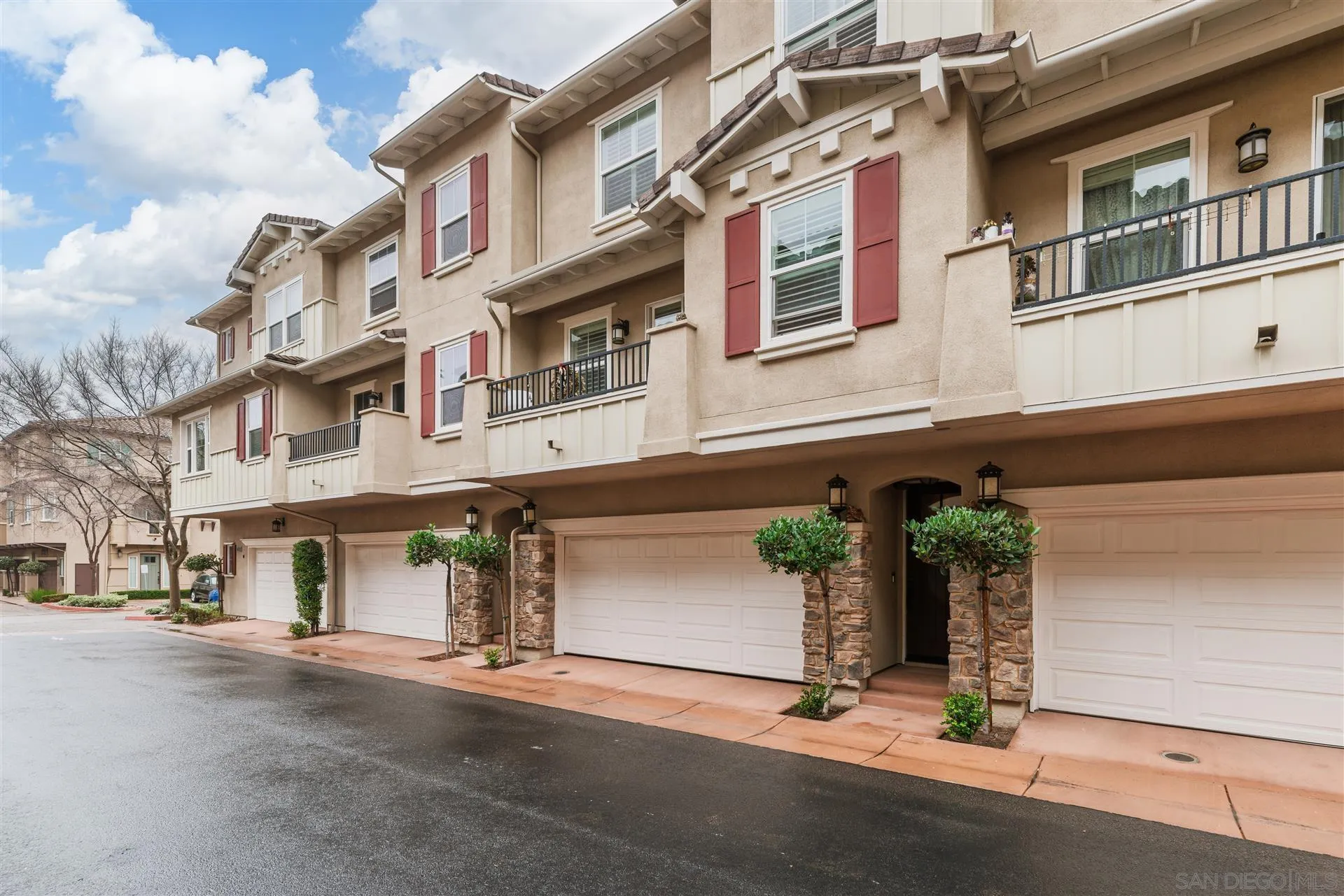 2163 Cosmoy Way