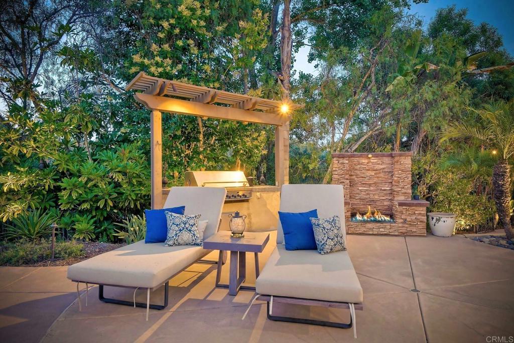 2378 CASA HERMOSA Court