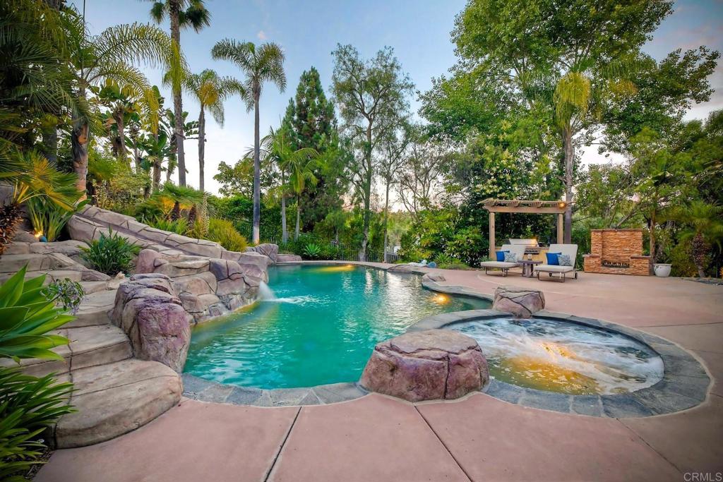 2378 CASA HERMOSA Court
