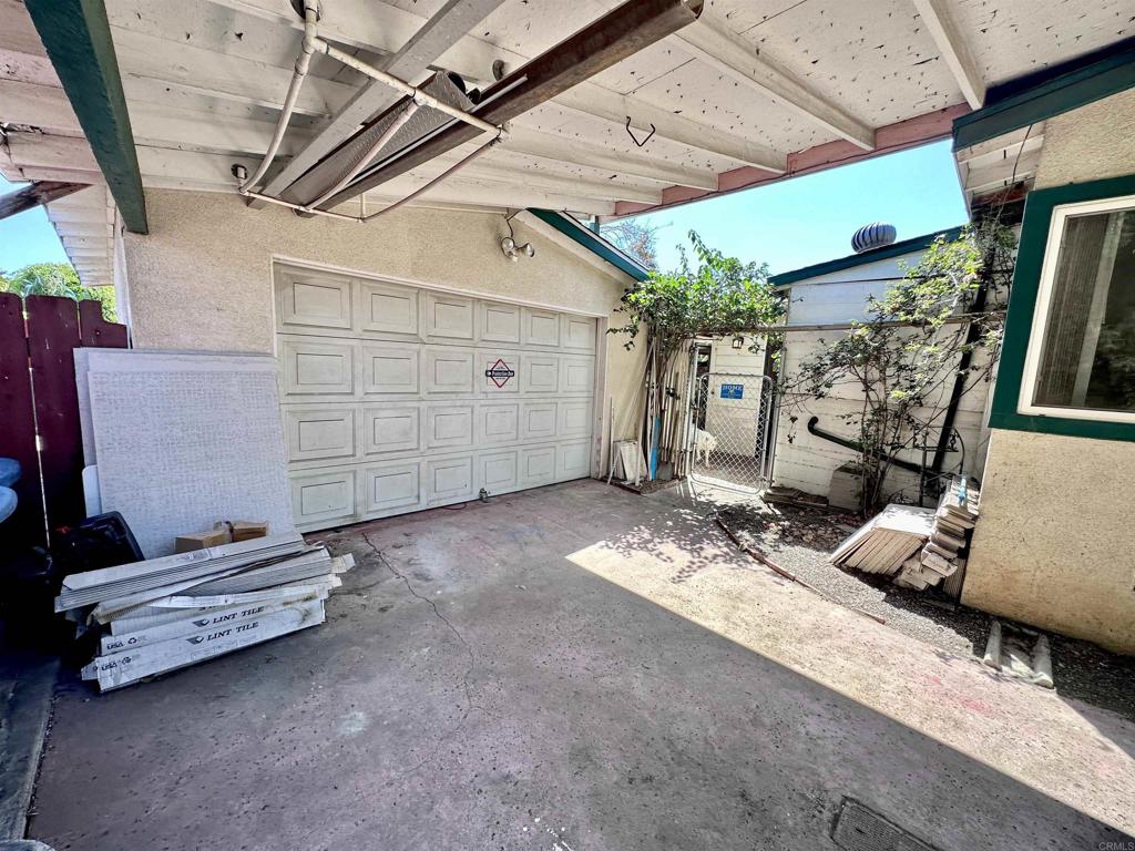 1045 W 13th Avenue