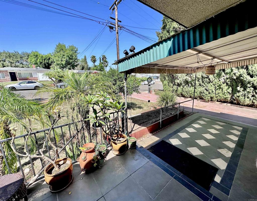 1045 W 13th Avenue