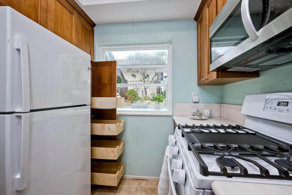 2167 VALLEYDALE Lane