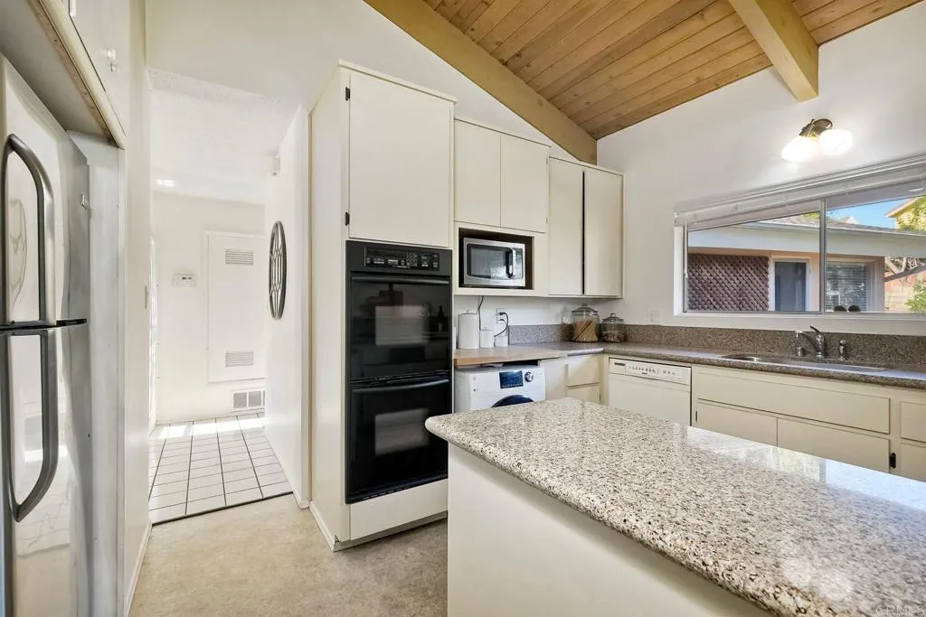1513 Maria Place