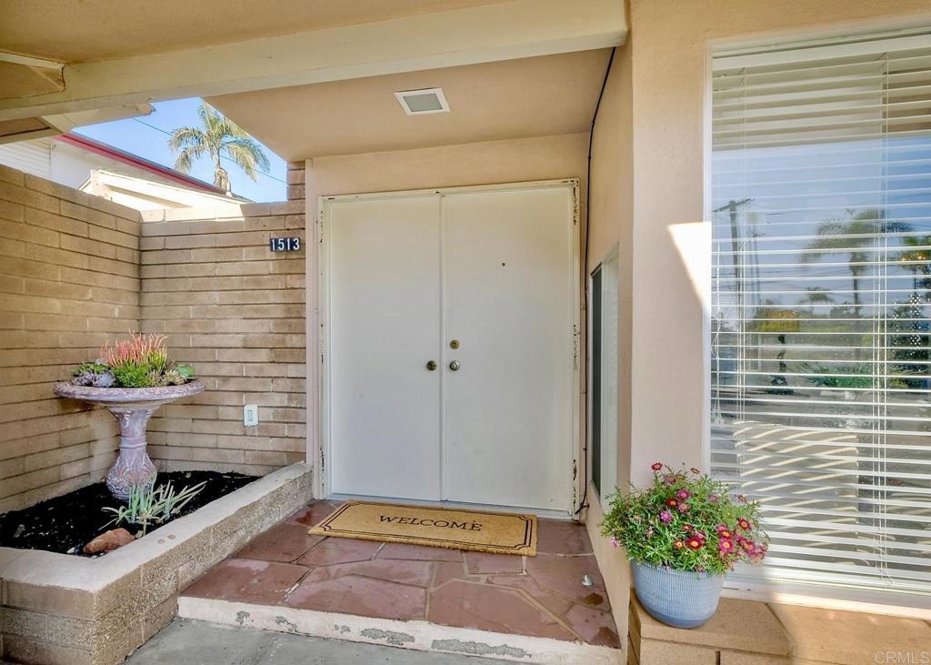 1513 MARIA Place