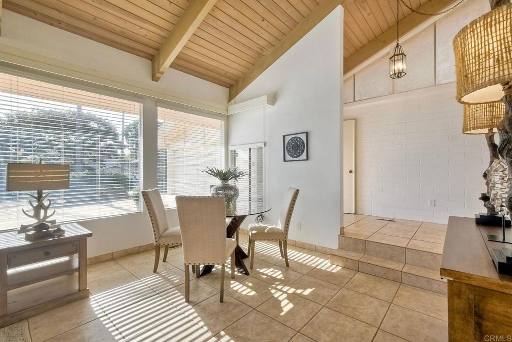 1513 MARIA Place