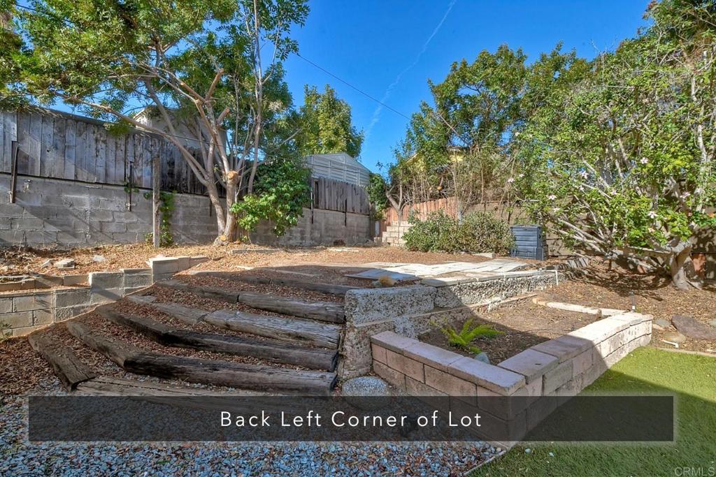 1513 MARIA Place