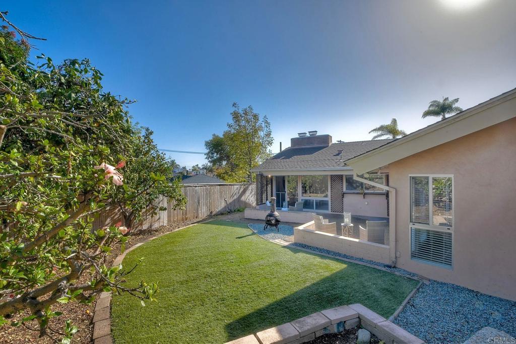 1513 MARIA Place