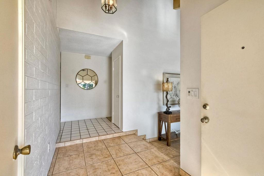 1513 MARIA Place