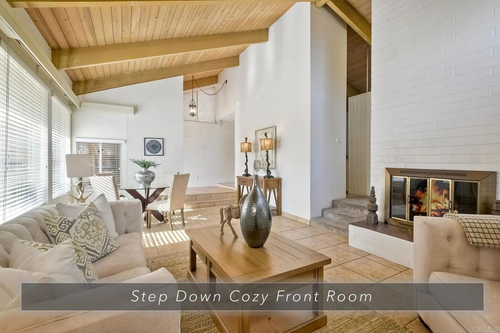 1513 MARIA Place