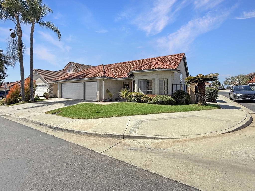 1927 Vineyard Ave