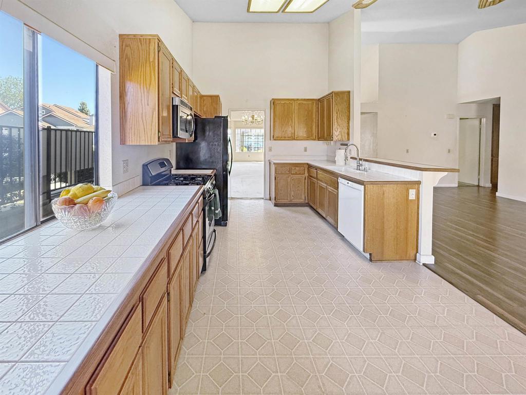 1927 Vineyard Ave