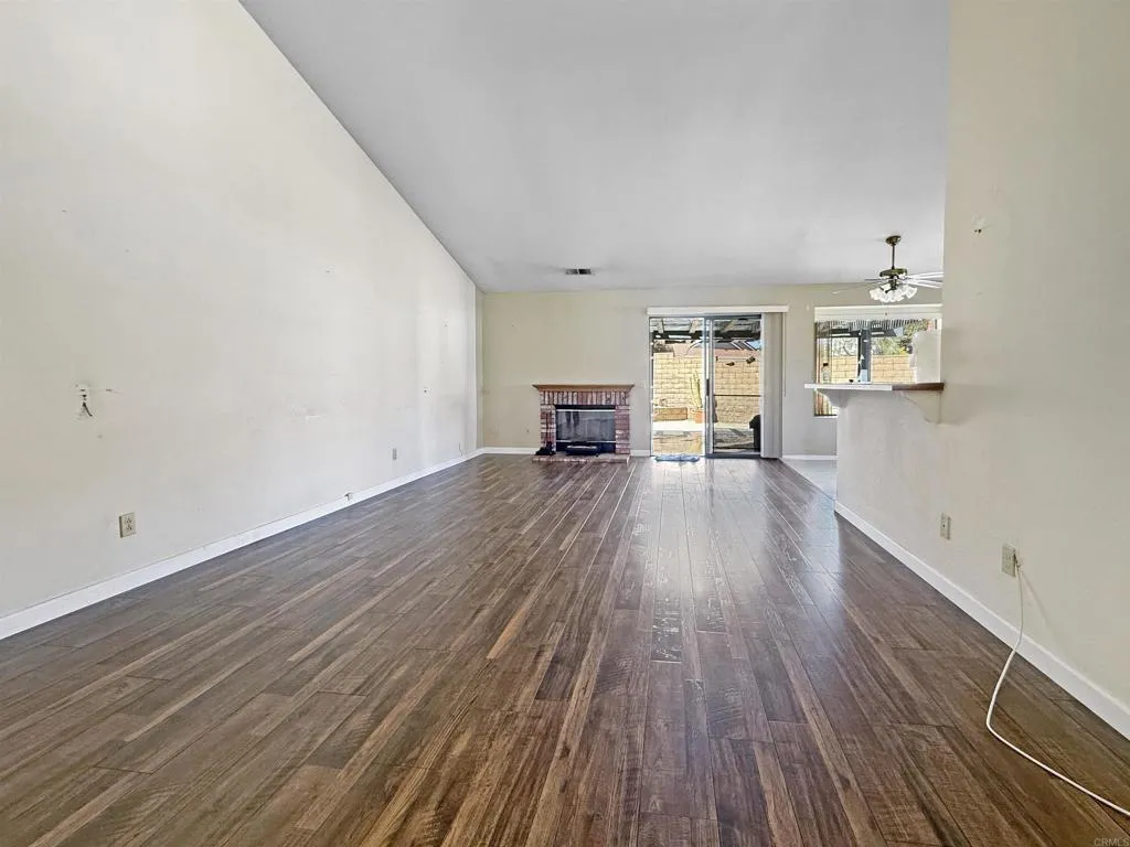 1927 Vineyard Ave