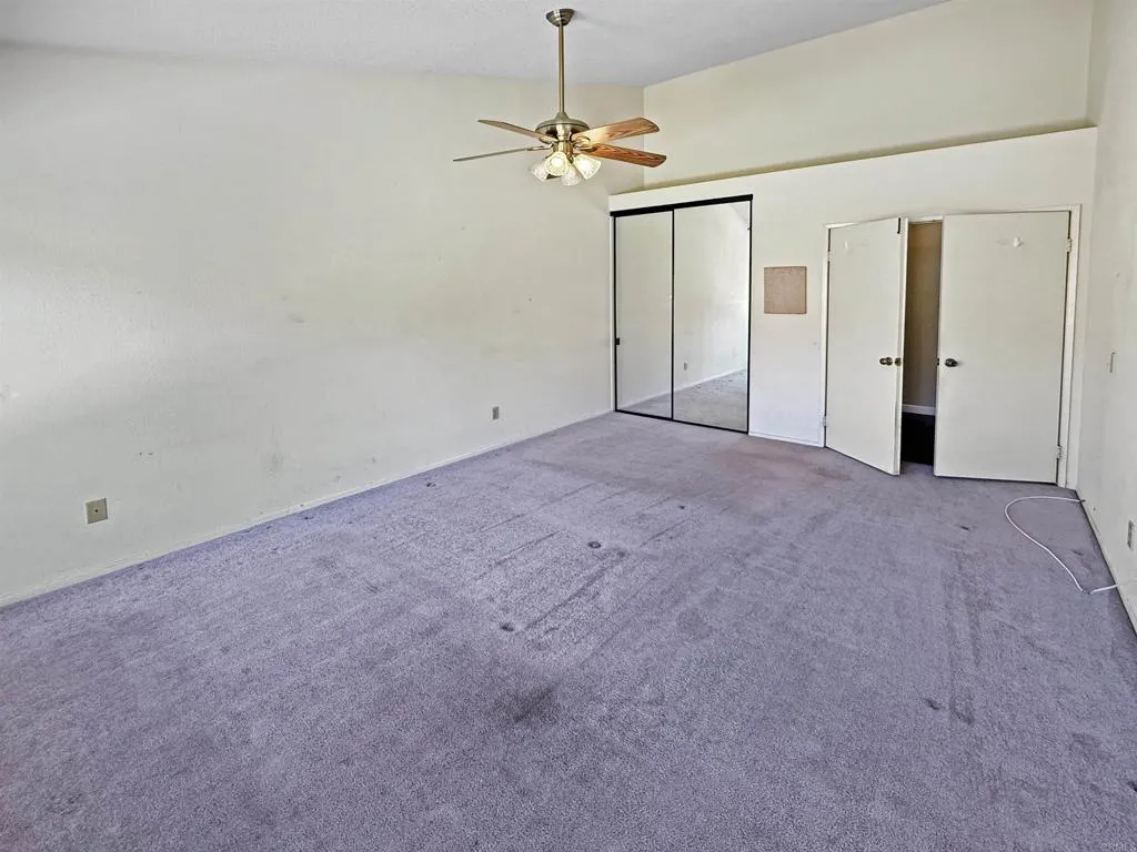 1927 Vineyard Ave