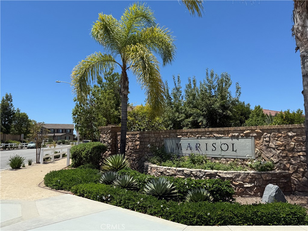 5572 Thoroughbred Street