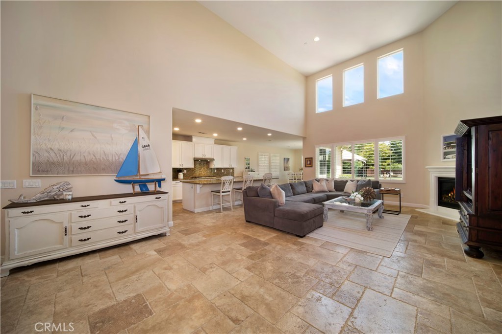 5572 Thoroughbred Street