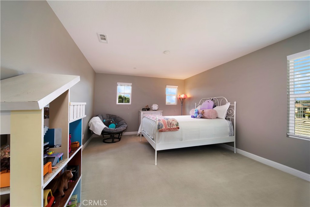 5572 Thoroughbred Street