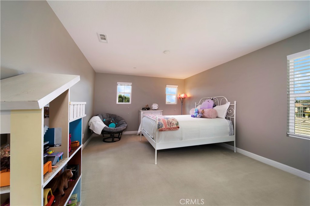 5572 Thoroughbred Street